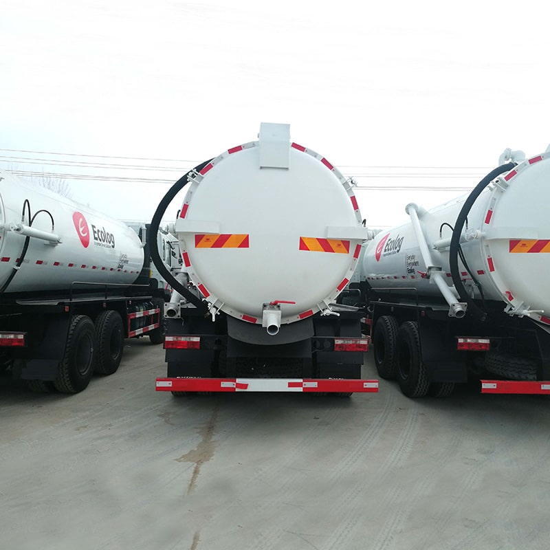 Camion d'aspiration des eaux usées à jet cubique JAC 6*4 22