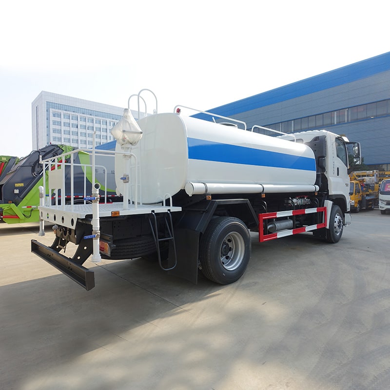 Camion-citerne à eau Isuzu 4*2 à pulvérisation d'eau