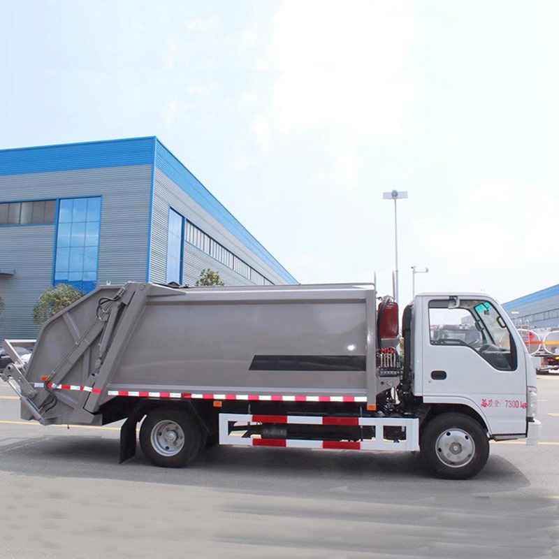 Camion à ordures compacteur ISUZU 5 m3 neuf ou d'occasion à vendre