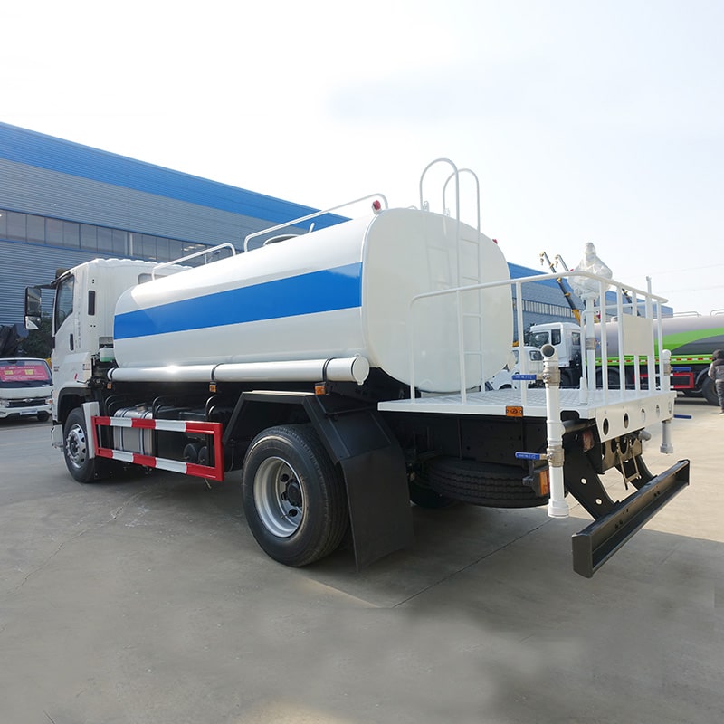 Camion-citerne à eau Isuzu 4*2 à pulvérisation d'eau