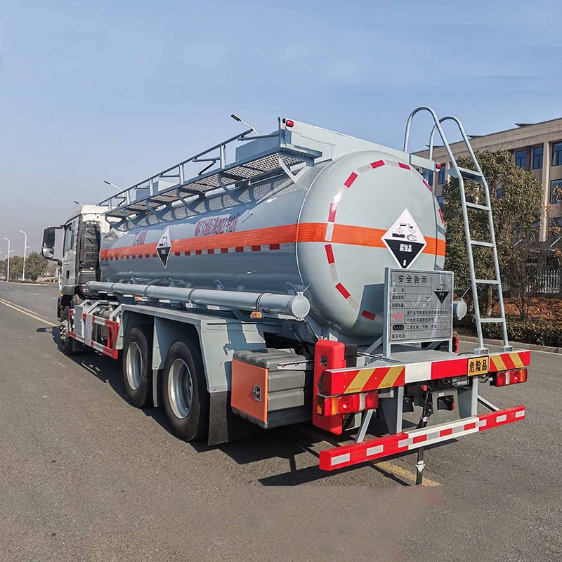 Camion-citerne de nitrate d'ammonium SINOTRUK 6*4 14 tonnes