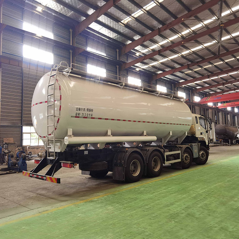 HOWO 28cbm corn Petroleum resin granule transport truck
