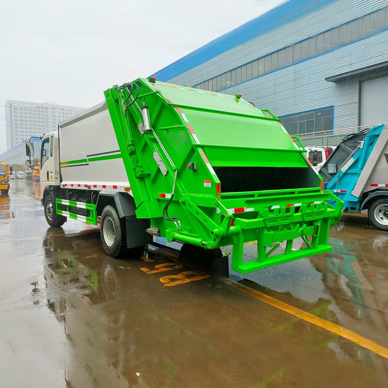 Howo 4x2 9 CBM Small Garbage Compactor Truck for Sale