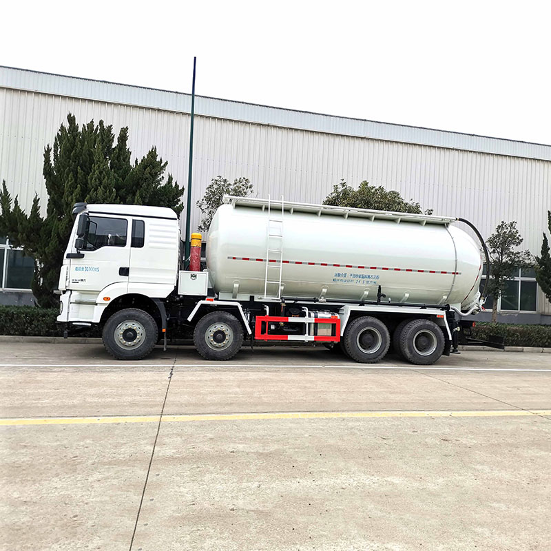 SHACMAN 8*4 dry powder material transport truck