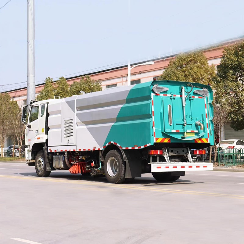 سعر شاحنة كاسحة الطرق SINOTRUK 4*2 الجديدة أو المستعملة