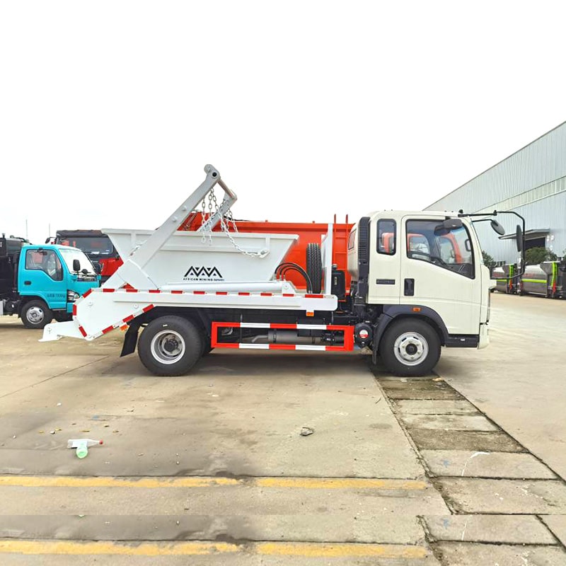Sinotruk HOWO 4X2 5CBM Swing Arm Garbage Truck Rear Loader