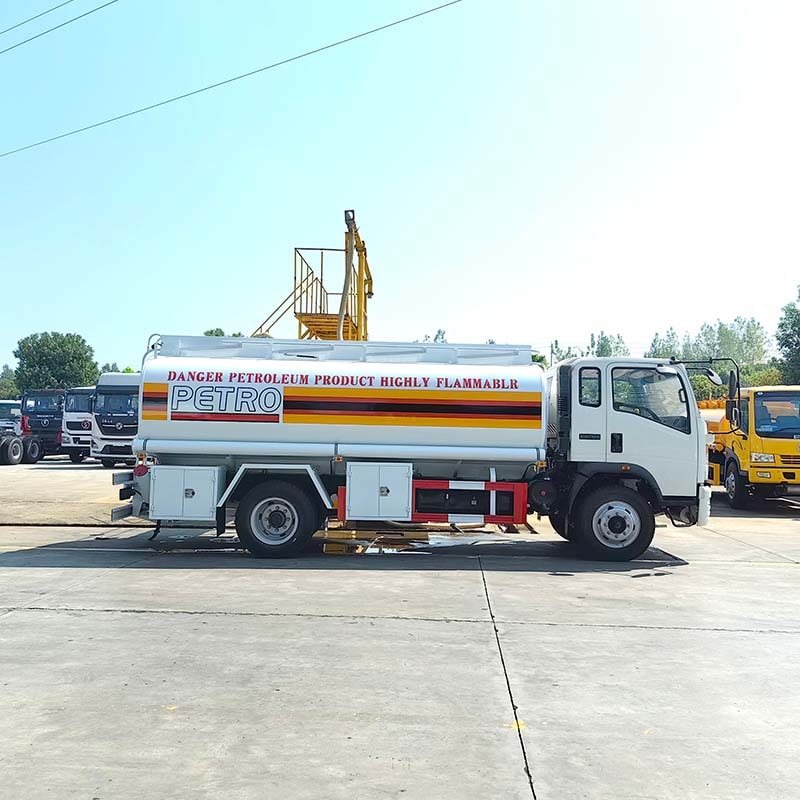 Howo 12000 Liters Diesel Oil Fuel Tanker Truck
