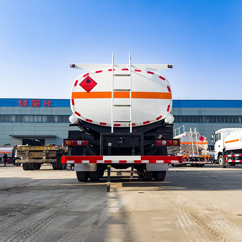 Camion de ravitaillement en carburant SHACMAN 6*4