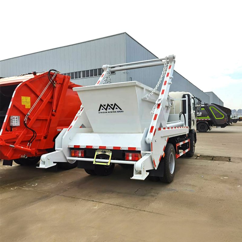 Sinotruk HOWO 4X2 5CBM Swing Arm Garbage Truck Rear Loader