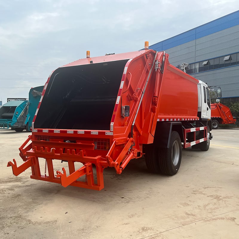Camion compacteur à déchets de marque japonaise 12 CBM à vendre