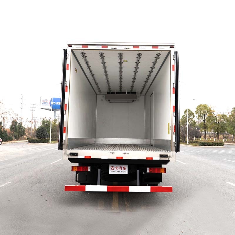 HOWO 8x4 refrigerated truck