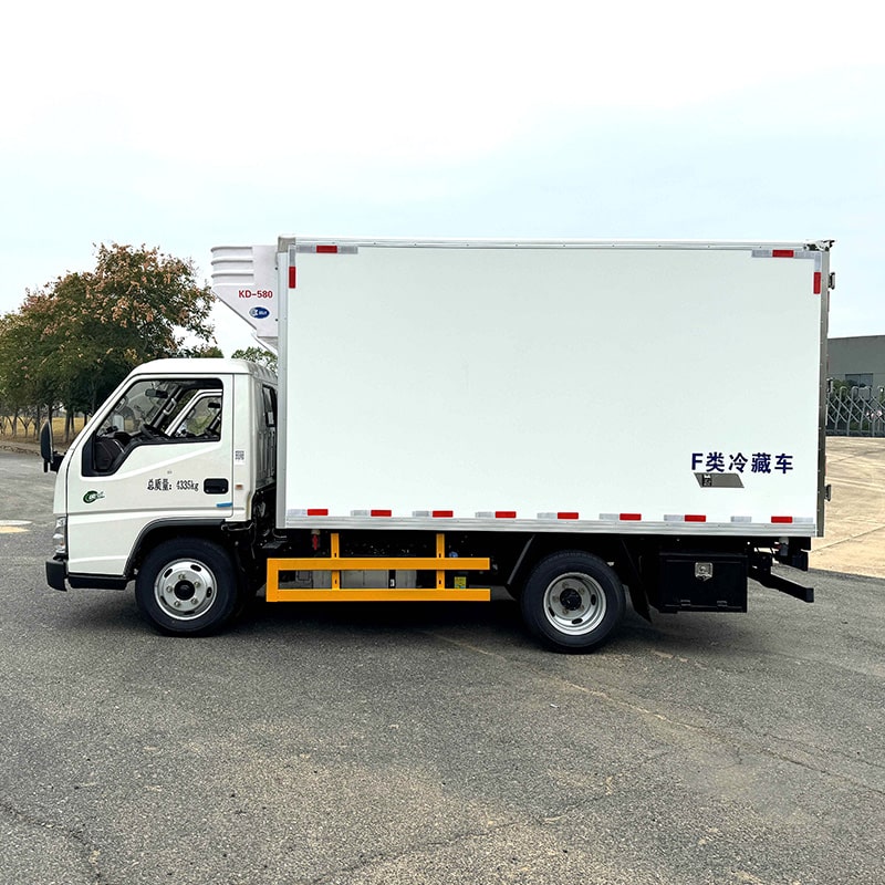 Hot Sale Small JMC  4 Ton Refrigerator Freezer Truck