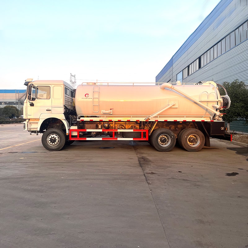 شاحنة شفط مياه الصرف الصحي Shacman 6x4 20CBM شفط مياه الصرف الصحي البرازية