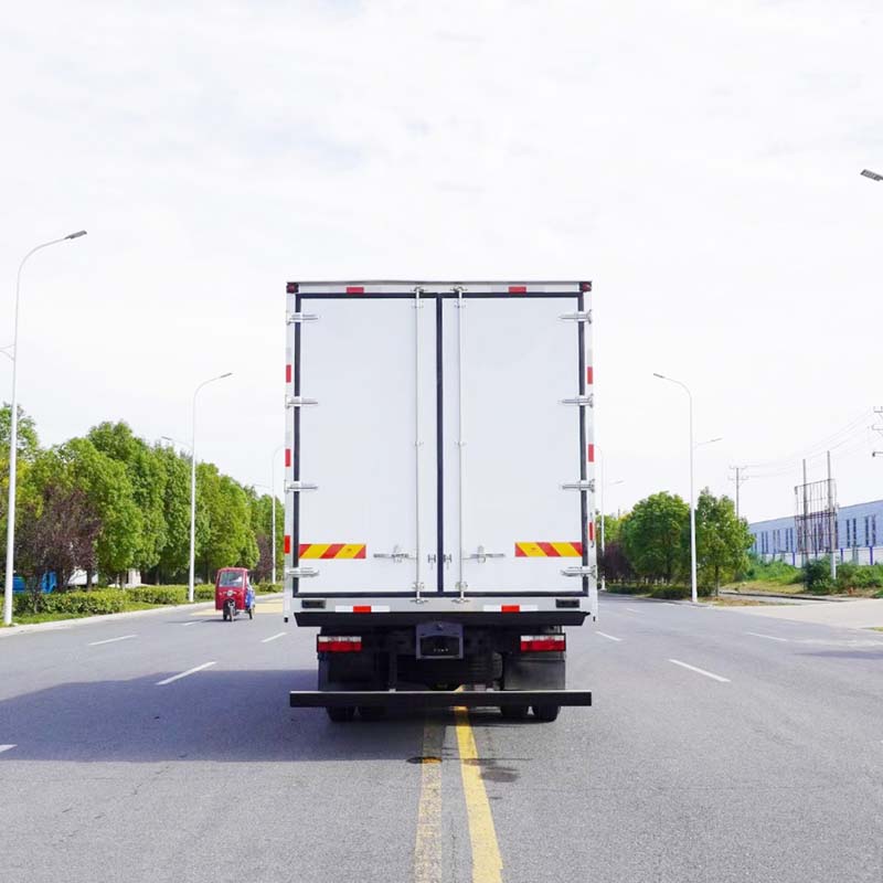 Camion frigorifique JAC 4x2 10 tonnes pour le transport de viande