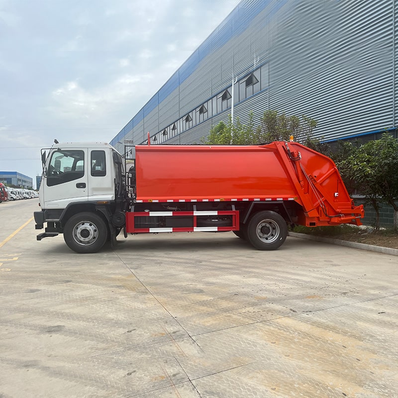 Camion compacteur à déchets de marque japonaise 12 CBM à vendre