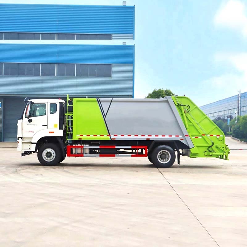Camion à ordures compacteur Howo 4*2 de 14 m3