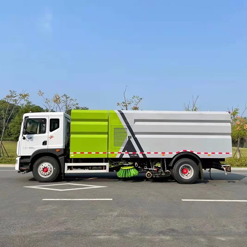 Dongfeng 4*2 road sweeper truck