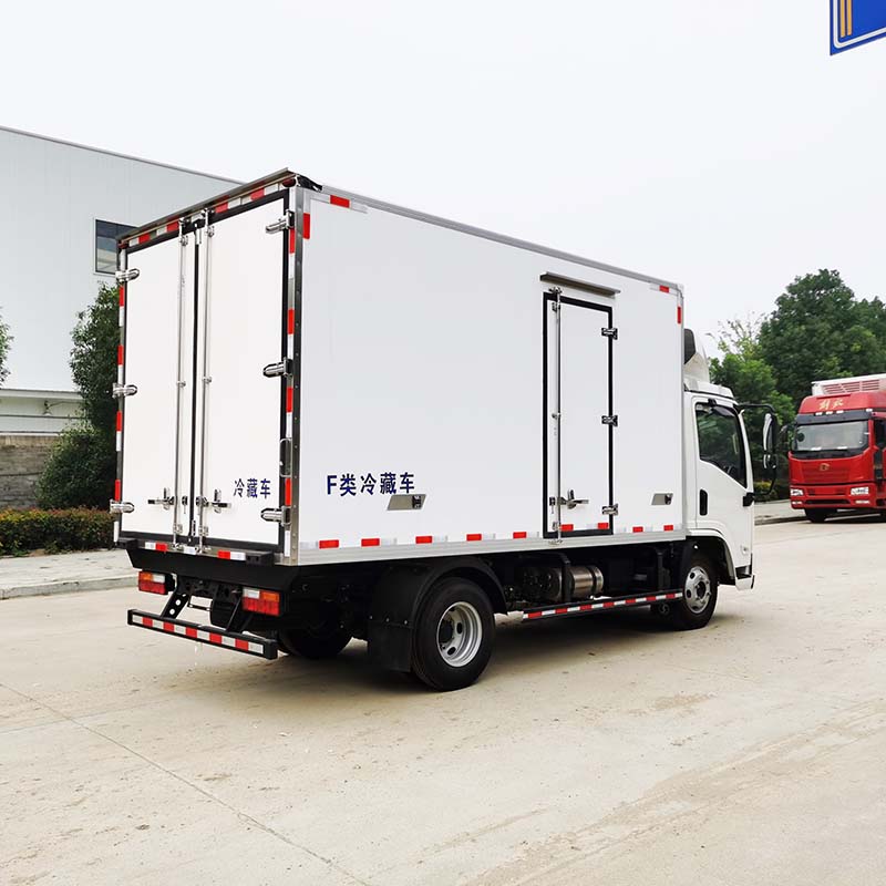 Shacman 3ton Van Box Truck Refrigerator Truck