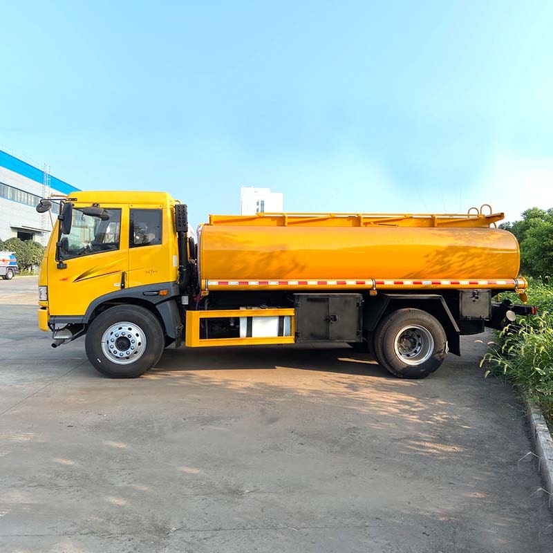 FAW 4x2 aluminum 12000 liters fuel tank truck