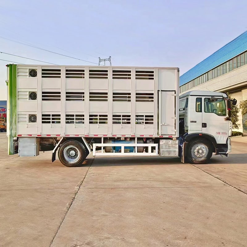 HOWO animal pig chicken livestock poultry transport truck