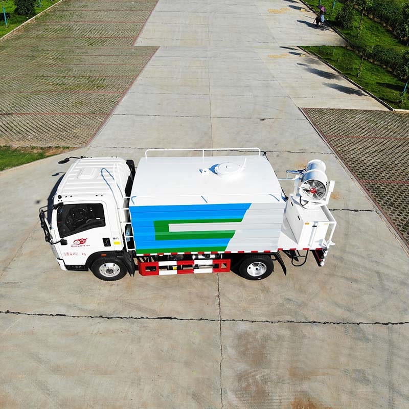 Howo Light Duty 4X2 5cbm Water Spray Tank Truck