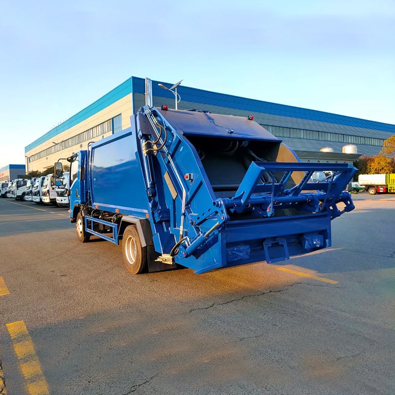ISUZU New or Used 4x2 7 CBM Garbage Compactor Truck for Sale