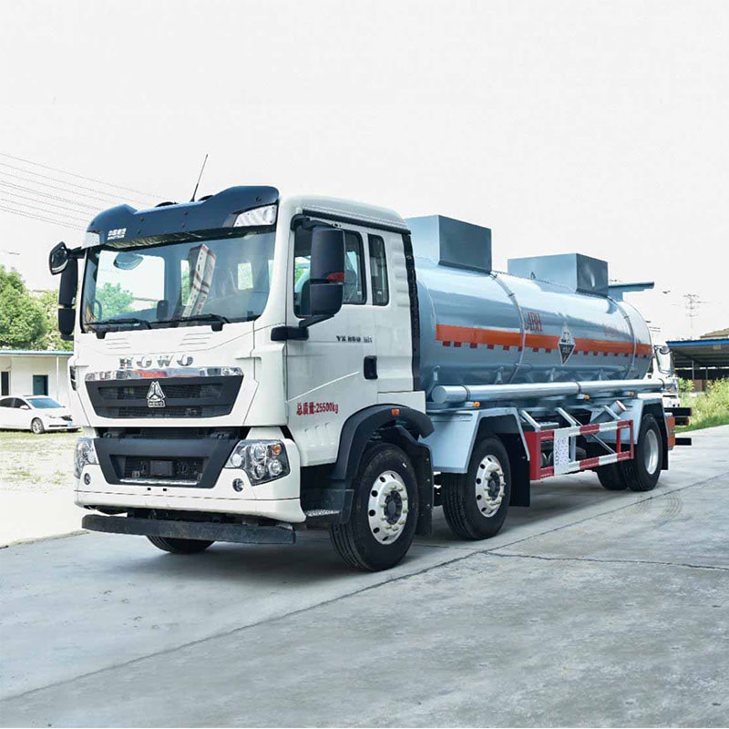 SINOTRUK 6*2 Chemical Tanker (Stainless Steel) for sale
