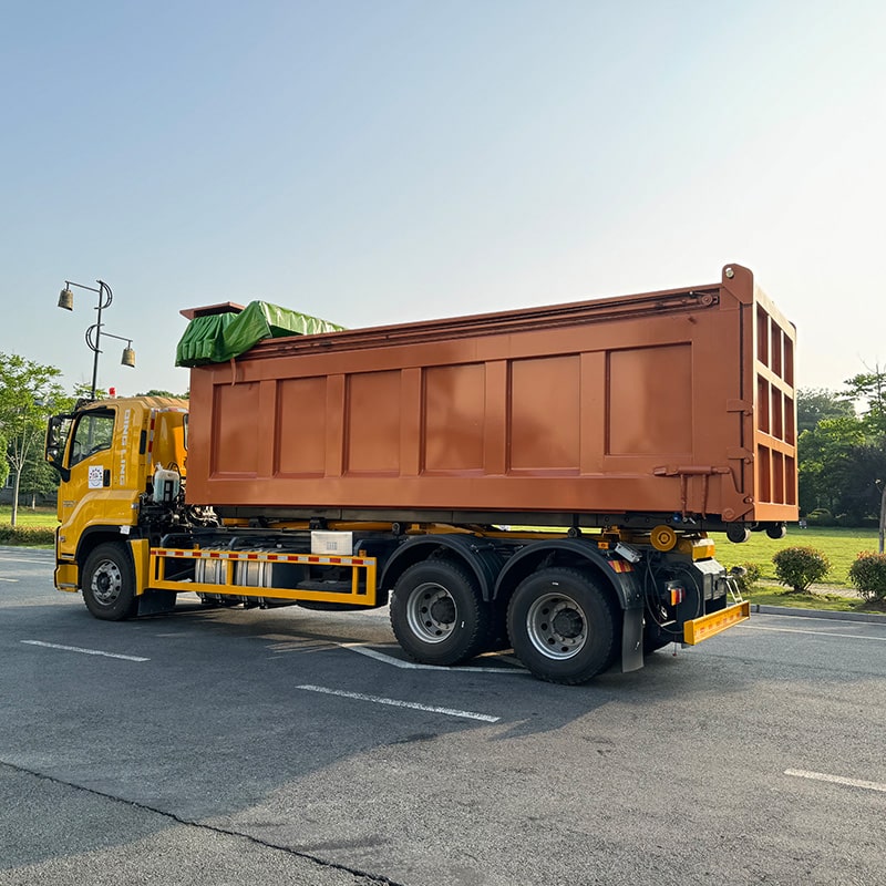 Janpan Brand Heavy Duty 30 Ton Hook Lift Garbage Truck