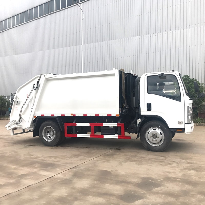 شاحنة التخلص من النفايات ذات التحميل الخلفي من طراز ISUZU ELF 8CBM 4x2