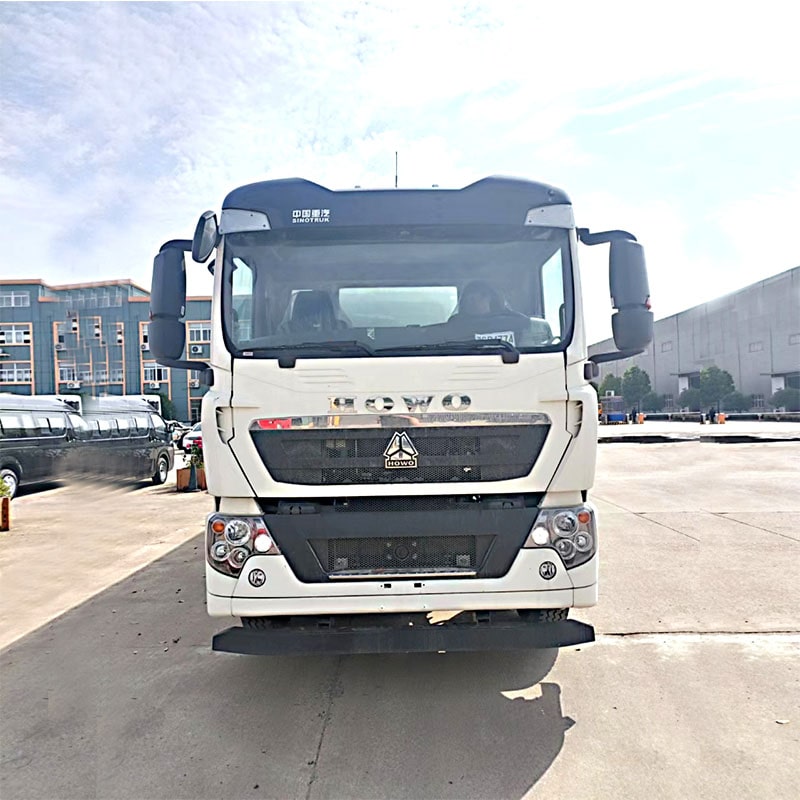 HOWO 30 cbm 8*4 wheat corn cement material tank truck