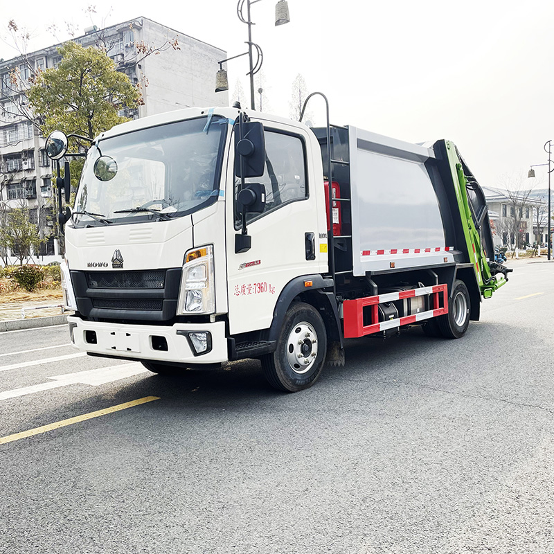 Camion à ordures compressé pour assainissement SINOTRUK HOWO 4*2