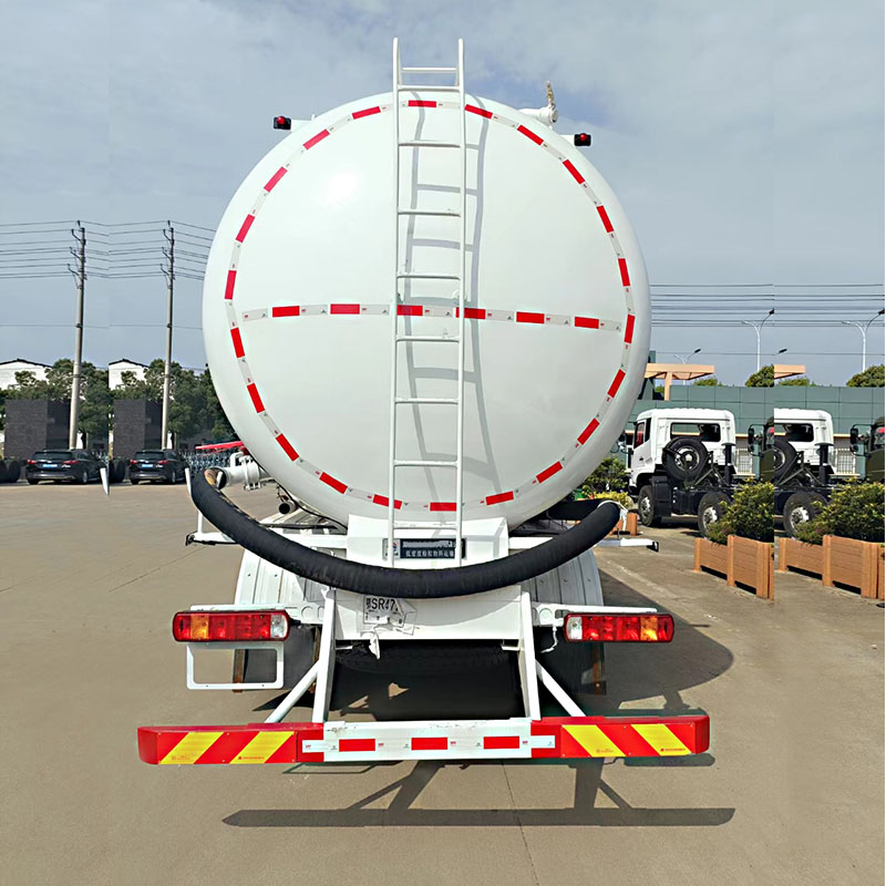 HOWO 30 cbm 8*4 wheat corn cement material tank truck