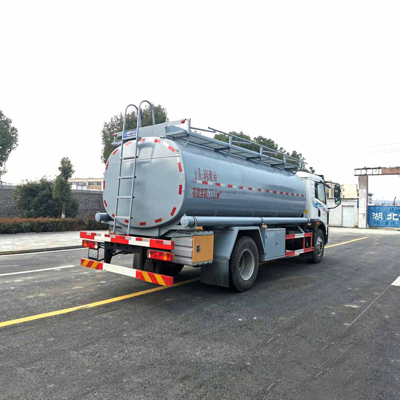 FAW 10 ton water purifying agent lubricating transporte truck