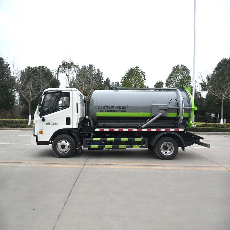 Foton 5 cbm 4×2 cleaning vaccum suction sewage truck
