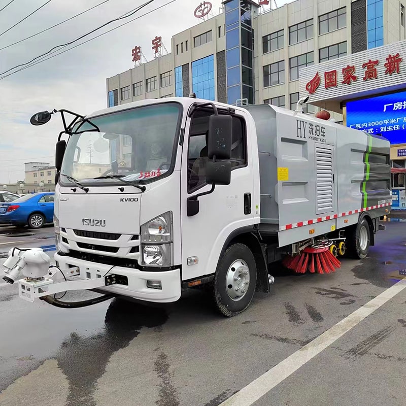 ISUZU 4cbm high-pressure flushing self-cleaning road sweeper