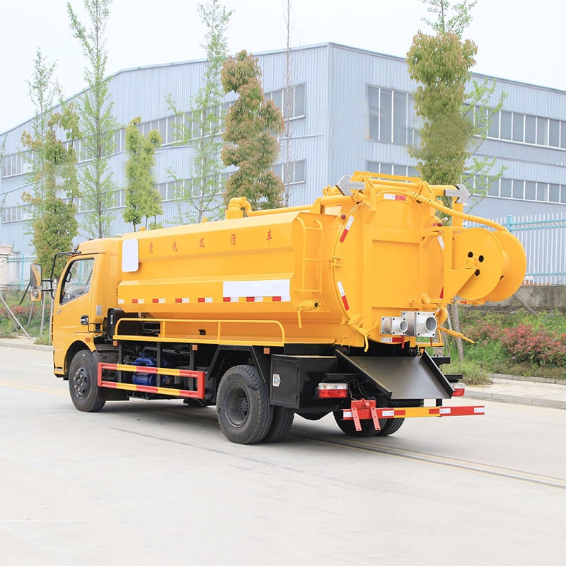 Dongfeng sewage suction cleaning truck for sewer dredge