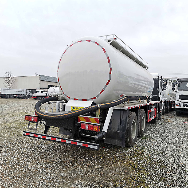 SHACMAN 8*4  cement bulker trailer for oil field use