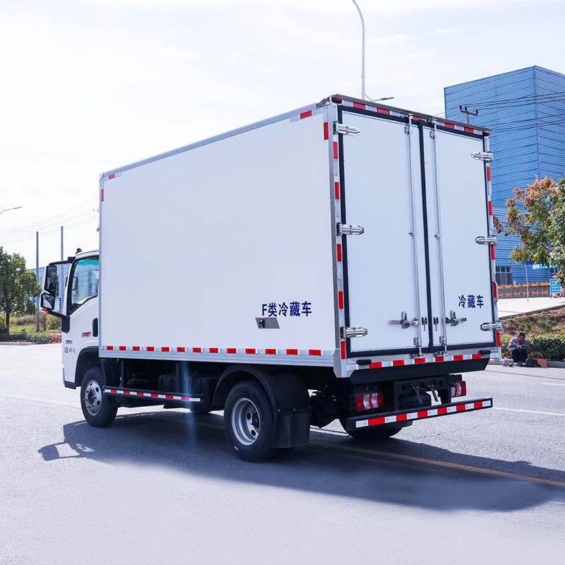 Camion frigorifique Shacman 4X2 4,2 m pour le transport de viande