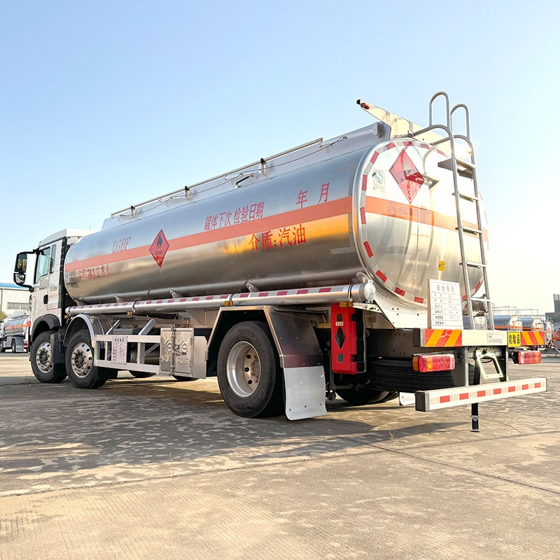Camion de livraison diesel en alliage d'aluminium HOWO 25 000 litres