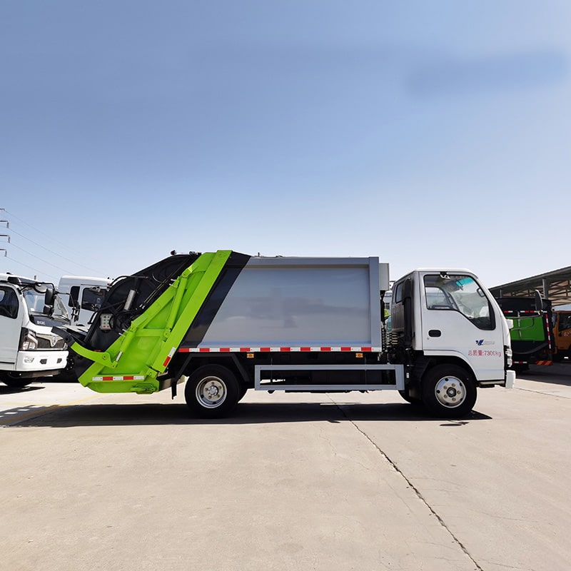 ISUZU high quality 6 cbm compressed garbage truck