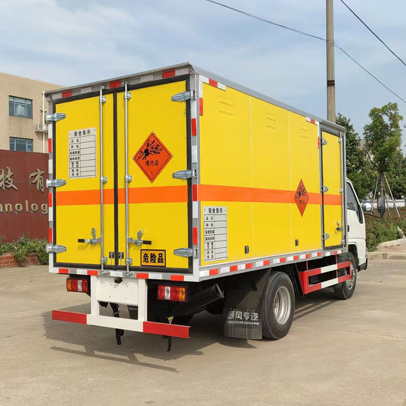 JMC 4*2 dangerous goods explosive transporting truck