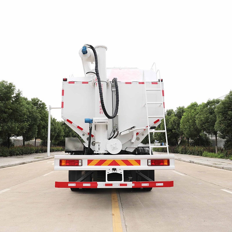 SHACMAN 15 ton automatic Bulk feed truck