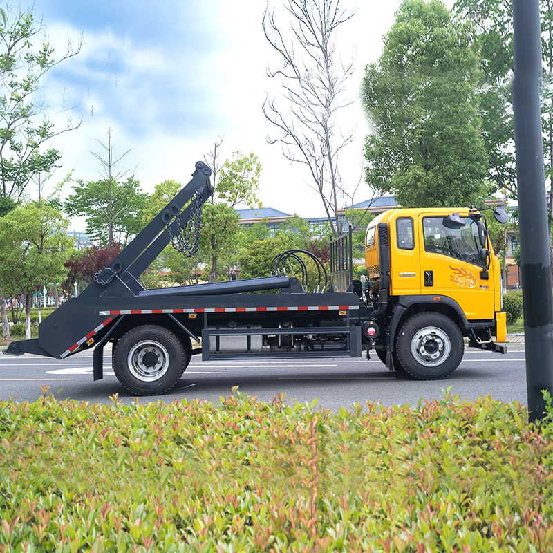 Sinotruk 7CBM skip loader swing arm waste garbage truck