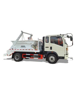 Camion poubelle à bras oscillant Sinotruk HOWO 4X2 5CBM avec chargeur arrière