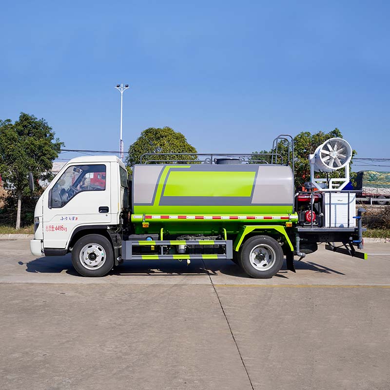Foton 3000L mini water tank truck sprinkler water truck
