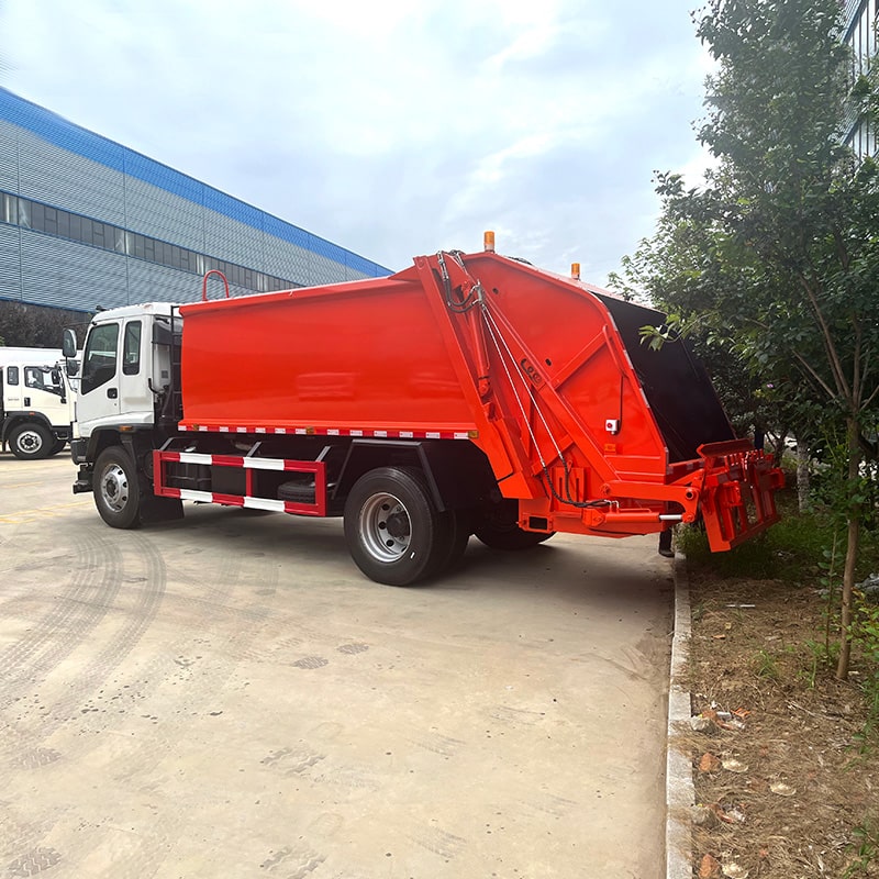 Camion compacteur à déchets de marque japonaise 12 CBM à vendre