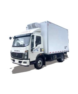 شاحنة تبريد SINOTRUK HOWO 4*2 سعة 23 مترًا مكعبًا مع قيادة من جهة اليمين
