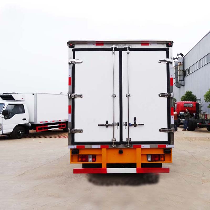 Isuzu 4x2 4.2m Refrigerated Box Van Refrigerator Truck
