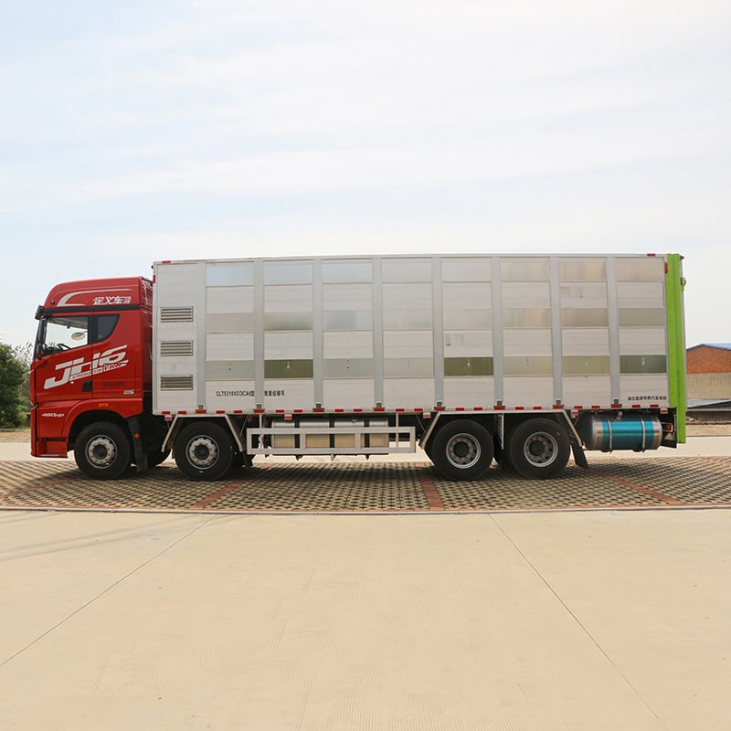 FAW 8*4 animal poultry chicken pig transport truck