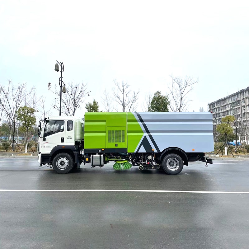 Camion balayeuse à balai haute pression HOWO 4*2